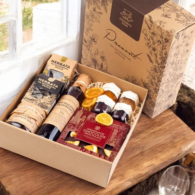 Elegancki ZESTAW kosz prezentowy CZEKOLADA herbata prezent na URODZINY box